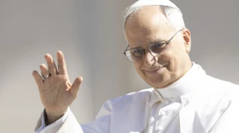 El Papa León XIV en la Plaza de San Pedro en el Vaticano.